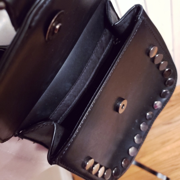 LIONEL | VEGAN LEATHER FRINGED STUDDED CONVERTIBLE BAG - Picture 3 of 5